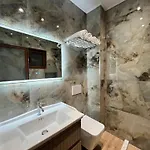 Kamberi & 4* Velipoja