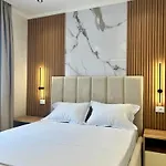 Ξενοδοχείο με διαμερίσματα Kamberi & 4*