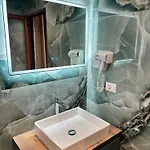 Ξενοδοχείο με διαμερίσματα Kamberi &