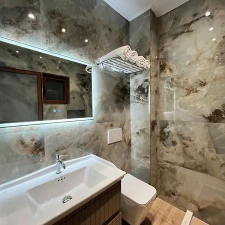 Kamberi Hotel&apartments 4* Velipojë