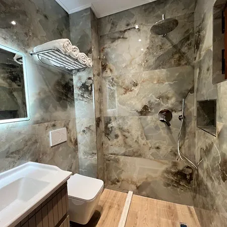 Aparthotel Kamberi Hotel&apartments 4*