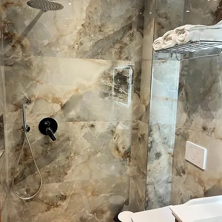 Kamberi Hotel&apartments Aparthotel 4*