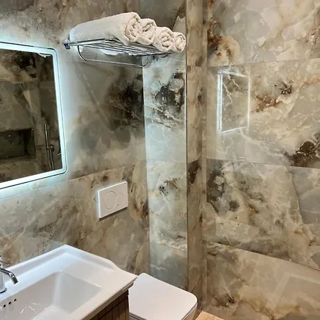 Aparthotel Kamberi Hotel&apartments 4*