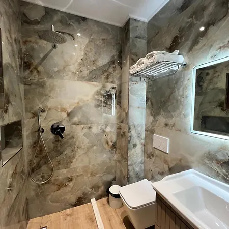 Kamberi Hotel&apartments 4*