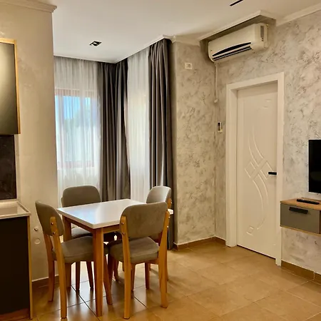 Kamberi Hotel&apartments 4* Velipojë