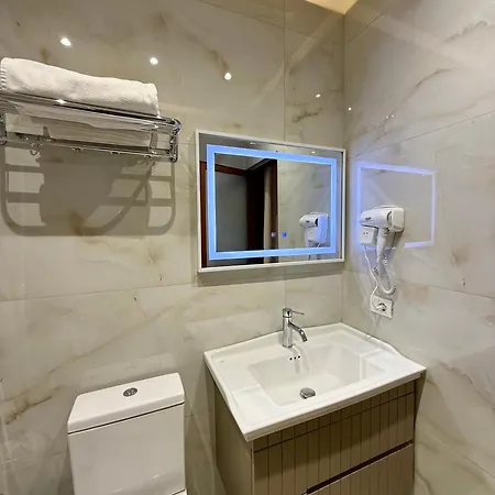 Kamberi Hotel&apartments 4* Velipojë