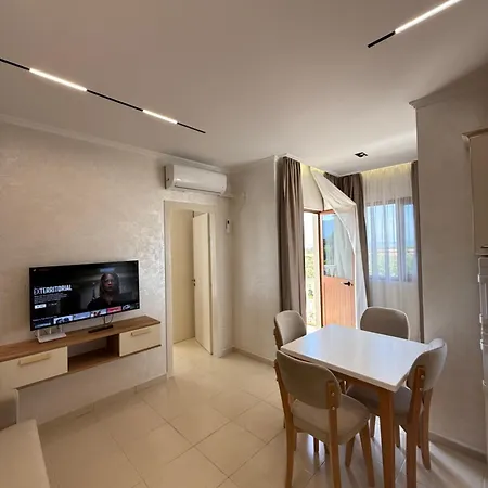 Aparthotel Kamberi & 4*