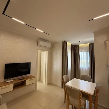 Kamberi & 4* Velipojë