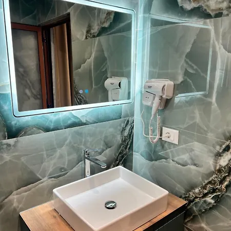 Aparthotel Kamberi &