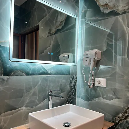 Aparthotel Kamberi Hotel&apartments 4*