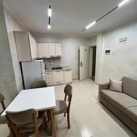 Kamberi & Aparthotel 4*