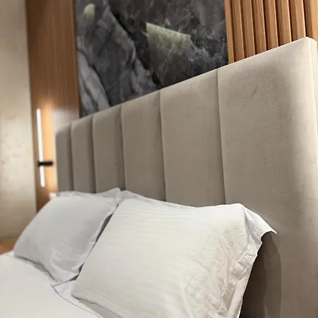 Kamberi & Apartahotel