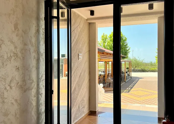 Kamberi & 公寓式酒店 Velipojë