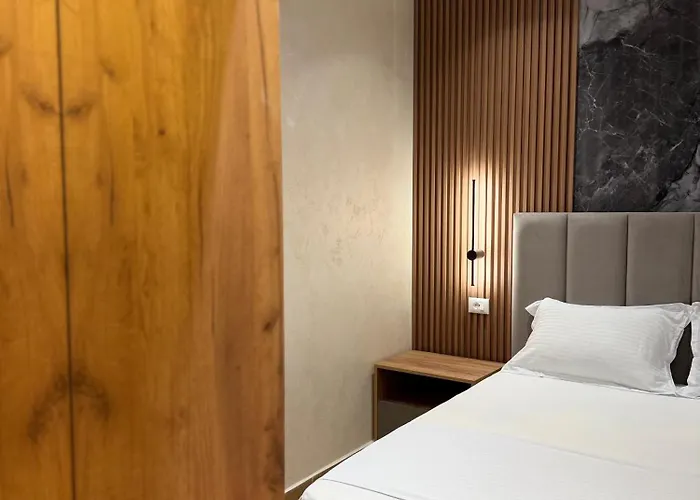 Kamberi & 公寓式酒店 4*