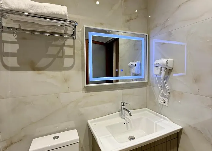 Kamberi & 4* Velipojë