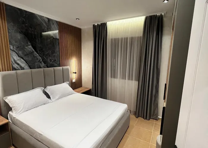 Kamberi & 4* Velipojë