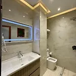 Appart hôtel Kamberi & 4*