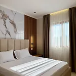 Kamberi & 4* Velipojë