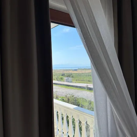 Hotel apartamentowy Kamberi & Velipojë