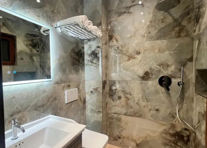 Kamberi & Lägenhetshotell Velipojë