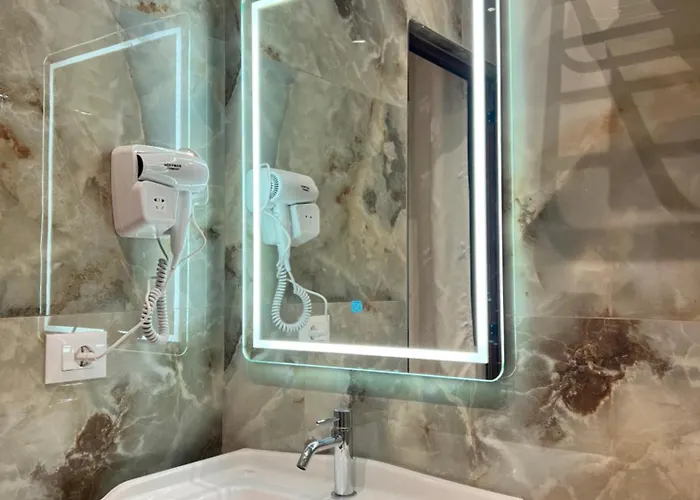 Kamberi & Lägenhetshotell 4*