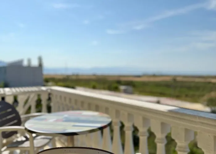 Kamberi & Lägenhetshotell Velipojë