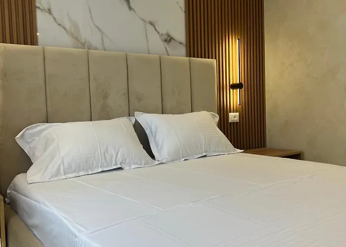 Kamberi & Lägenhetshotell Velipojë