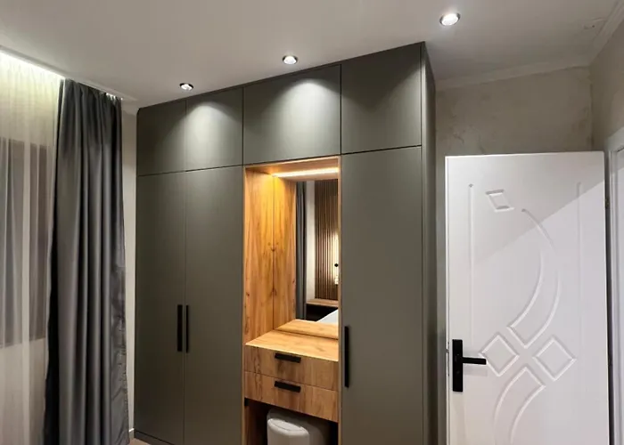 Kamberi & Lägenhetshotell 4*